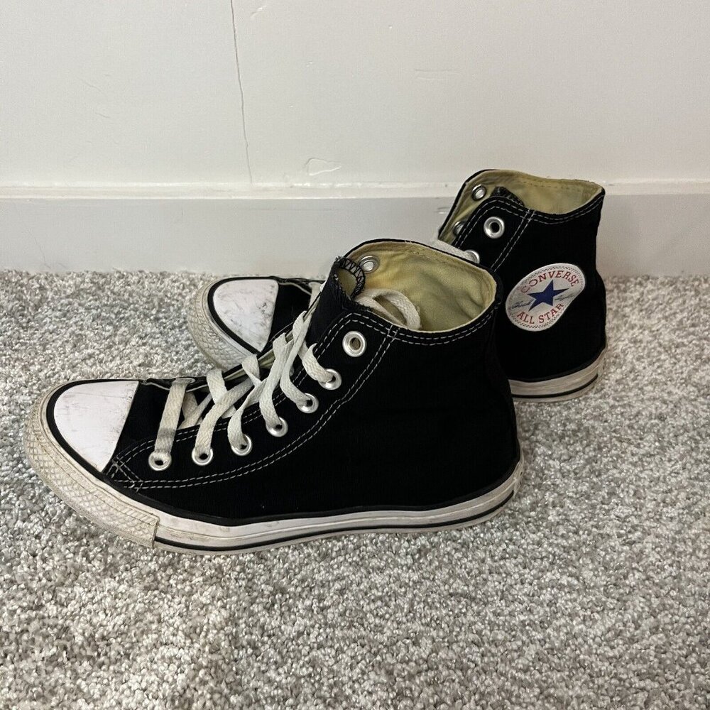 Converse Chuck Taylor's size 8 all stars unisex black white high tops sneakers